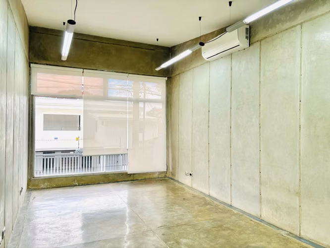 Edificio en Venta - Oficinas para alquilar en Santa Ana - Conveniente ubicación