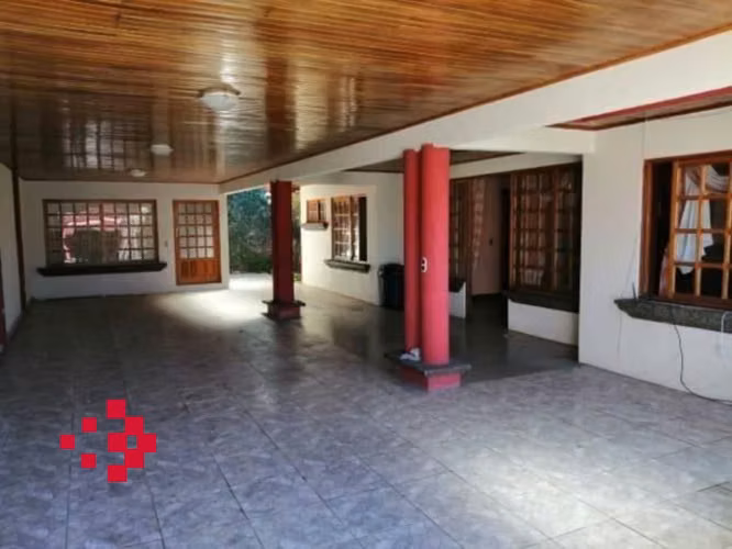 Venta de casa de una planta, con uso de suelo mixto, Santa Bárbara de Heredia.