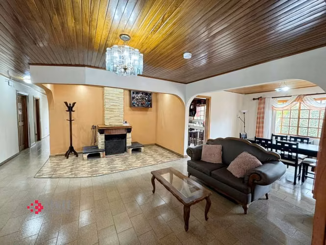 Venta de casa de una planta, con uso de suelo mixto, Santa Bárbara de Heredia.