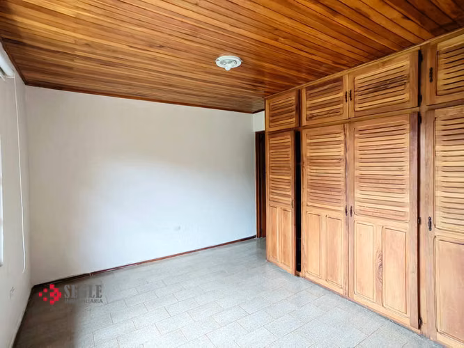 Venta de casa de una planta, con uso de suelo mixto, Santa Bárbara de Heredia.