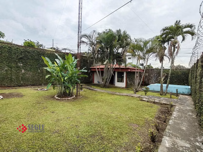 Alquiler de casa de un nivel, uso de suelo comercial, Santa Bárbara de Heredia