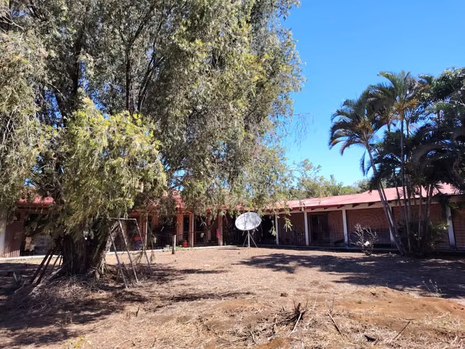 EN VENTA AMPLIA PROPIEDAD CON EXCELENTE UBICACIÓN COMERCIAL, HEREDIA