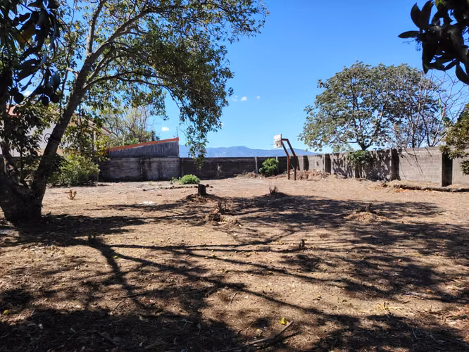 EN VENTA AMPLIA PROPIEDAD CON EXCELENTE UBICACIÓN COMERCIAL, HEREDIA