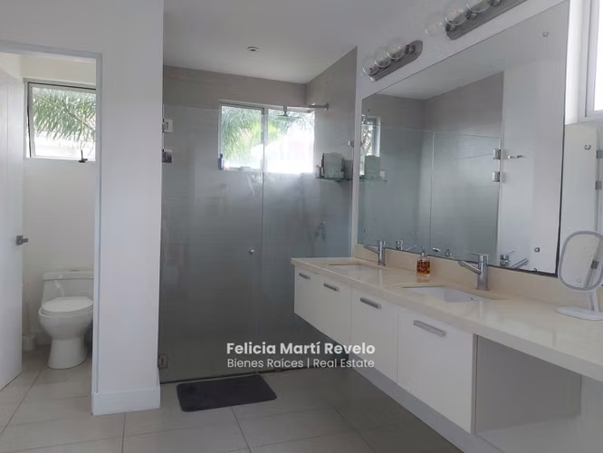 VENTA lujoso Condominio con vista en Escazú, Jaboncillos. - Imagen 12