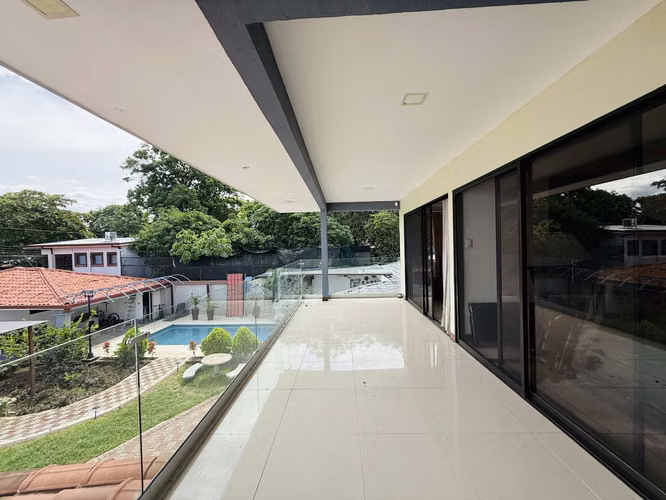 Venta de casa y oficinas en Ciudad Colón, San José