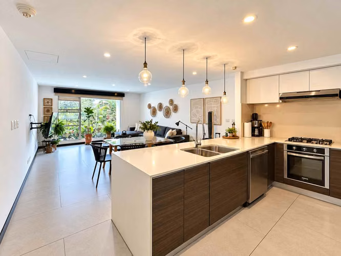 Venta de Apartamento Amoblado en Condominio, Santa Ana - Imagen 2