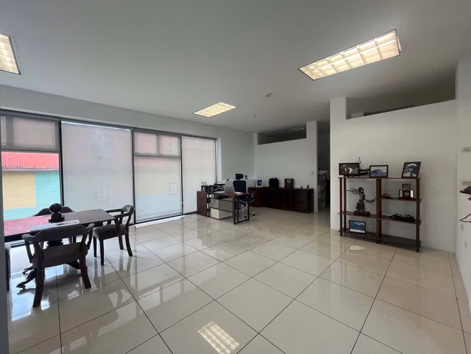 OFICINA EN ALQUILER EN SAN RAFAEL DE ESCAZÚ - frente Avenida Escazú– 53 M² | 2 PARQUEOS | EXCELENTE UBICACIÓN