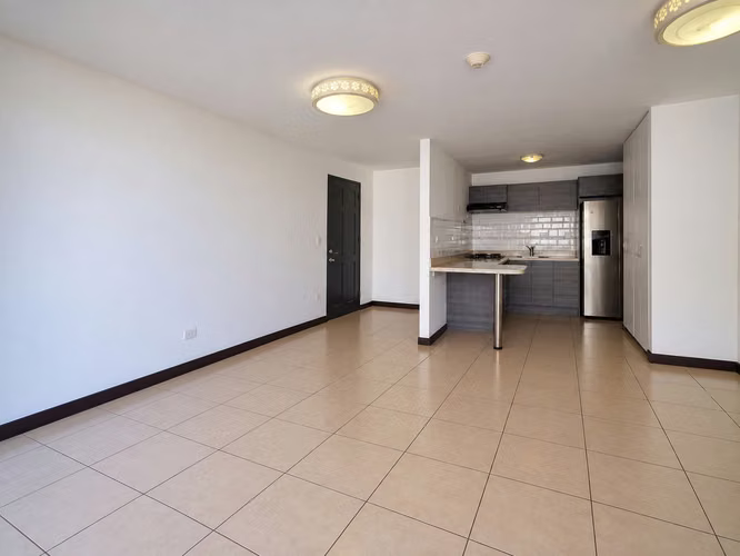  Apartamento de 3 habitaciones con balcón en Condominio Oasis – $105,000 - Imagen 2