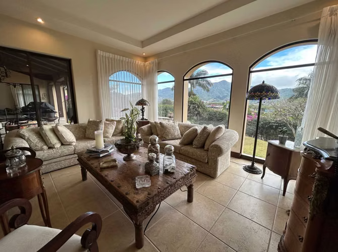 Venta Casa en Exclusivo Residencial – Pinares, Curridabat - Imagen 4