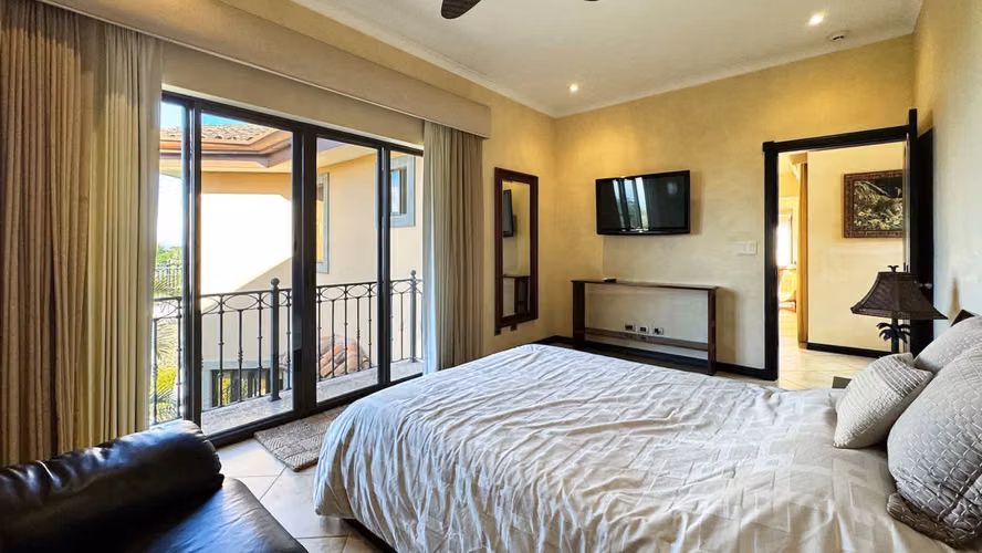 Se vende Casa de lujo en San Antonio de Escazú (AD).