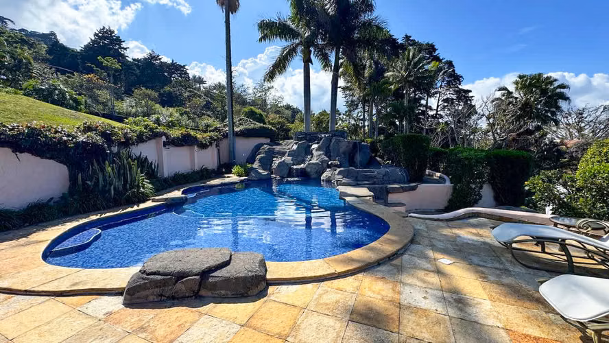 Se vende Casa de lujo en San Antonio de Escazú (AD).