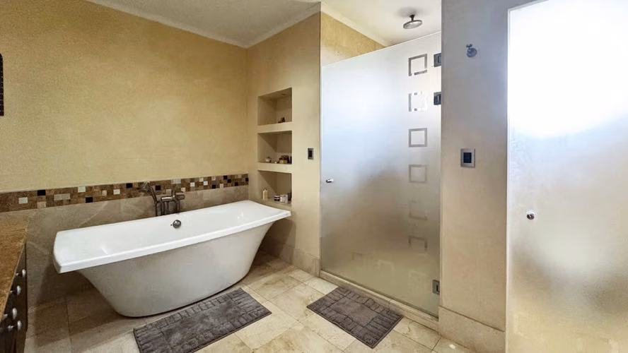 Se vende Casa de lujo en San Antonio de Escazú (AD).