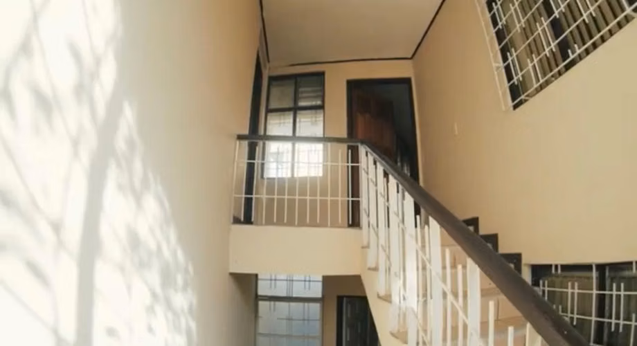 Se vende edificio en Barrio Amón con 2 apartamentos y sala de reuniones