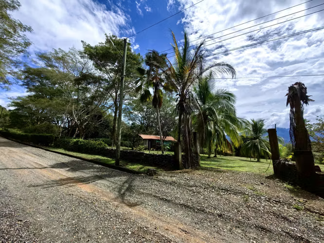 EN VENTA- Quinta con Cabaña- Tigre de Orotina