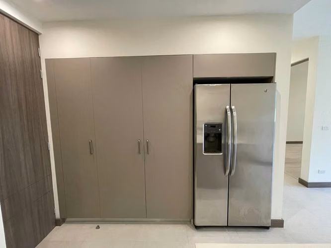 VENTA DE EXCLUSIVO APARTAMENTO EN SANTA ANA - Imagen 4
