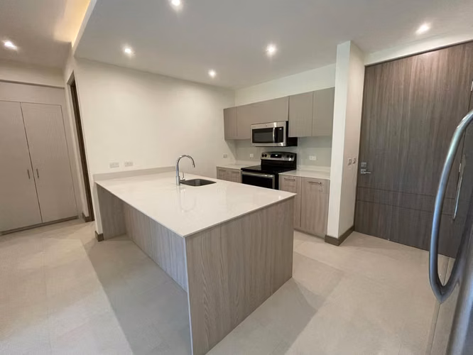 VENTA DE EXCLUSIVO APARTAMENTO EN SANTA ANA - Imagen 3
