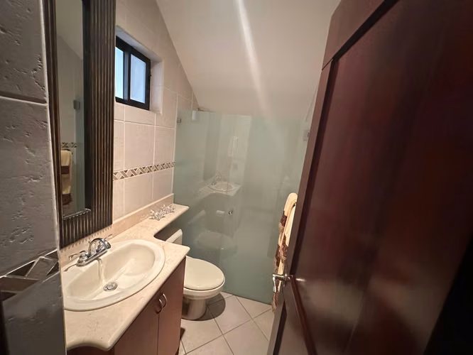 Venta de Casa en Condominio Los Pinos, Jaboncillos Escazú