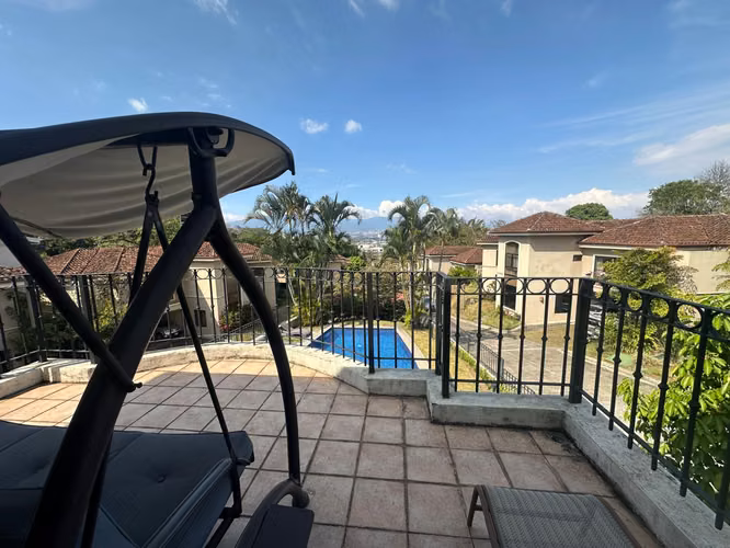 Venta de Casa en Condominio Los Pinos, Jaboncillos Escazú