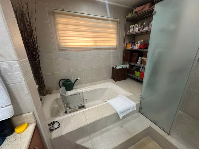 Venta de Casa en Condominio Los Pinos, Jaboncillos Escazú