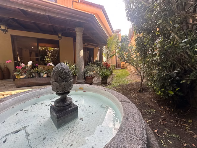 Venta de Casa en Condominio Los Pinos, Jaboncillos Escazú