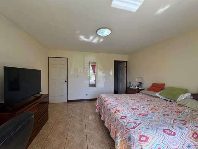 Venta dos casas, dos talleres, dos oficinas, ideal para desarrollar apartamentos, cerca de Moravia - Imagen 10