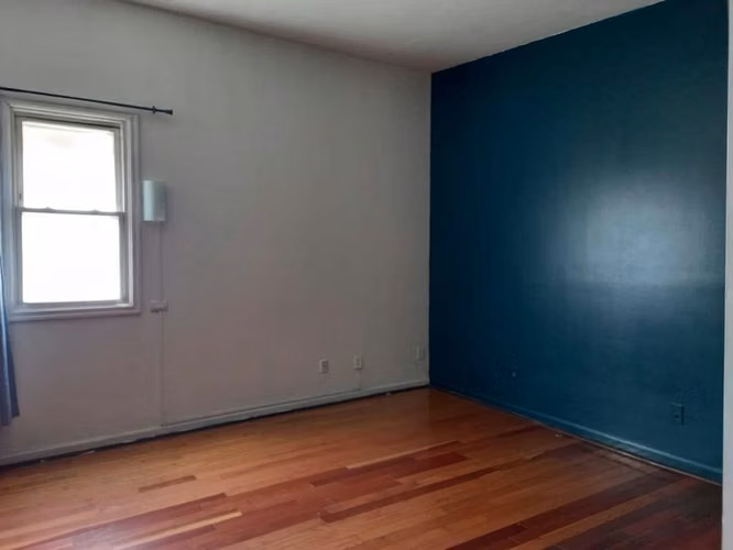 Venta Propiedad Comercial en Guadalupe dos frentes amplio parqueo - Imagen 4