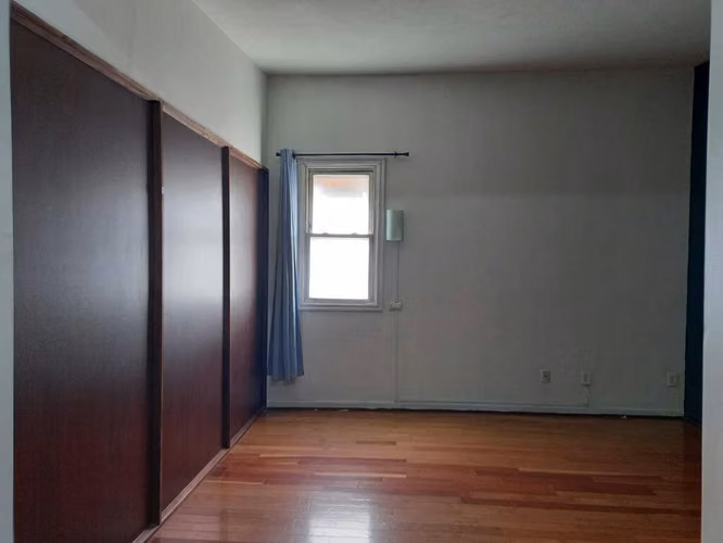 Venta Propiedad Comercial en Guadalupe dos frentes amplio parqueo - Imagen 3