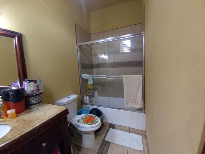 Venta Propiedad Comercial en Guadalupe dos frentes amplio parqueo - Imagen 7
