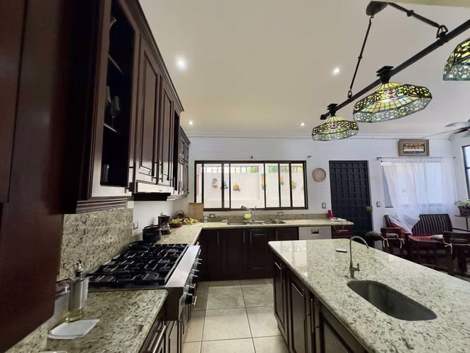Venta Casa independiente en Santa Ana Centro - Uso de Suelo Mixto - Imagen 4