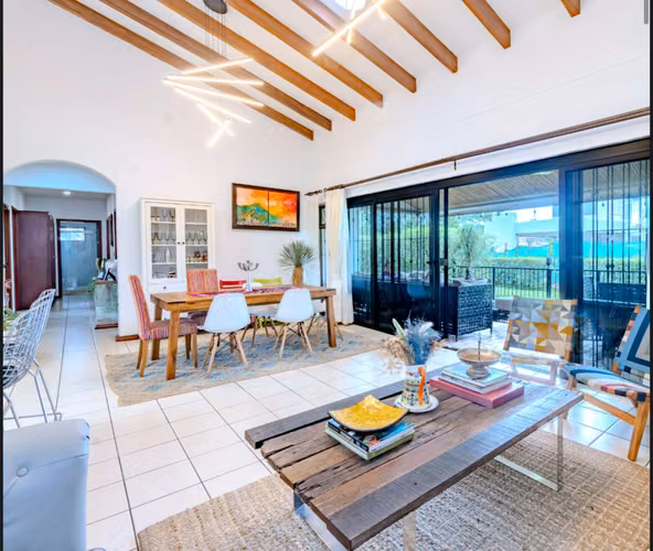 VENDO GUACIMA CONDOMINIO LOS REYES CON AMPLIO JARDIN - Imagen 3