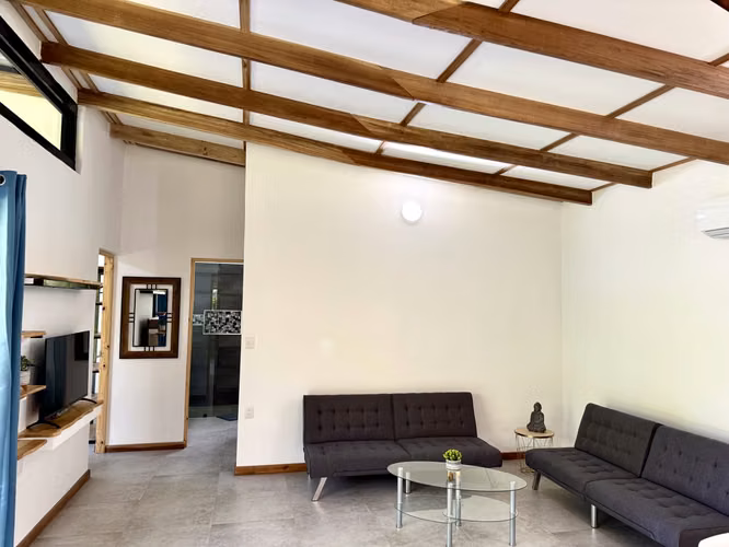 Casa Equipada en Venta a 300 Metros de Playa Grande, Cahuita