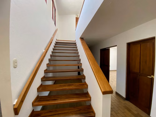 Alquiler de Exclusiva Casa en los Yoses, San José. 5701