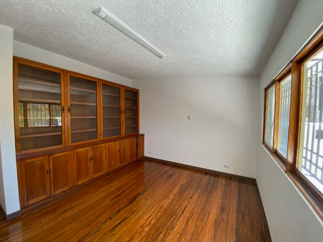 Alquiler de Exclusiva Casa en los Yoses, San José. 5701