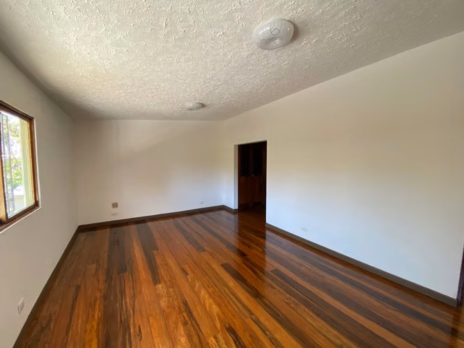 Alquiler de Exclusiva Casa en los Yoses, San José. 5701