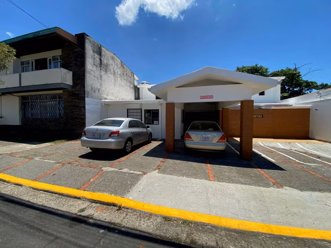 Alquiler de Exclusiva Casa en los Yoses, San José. 5701