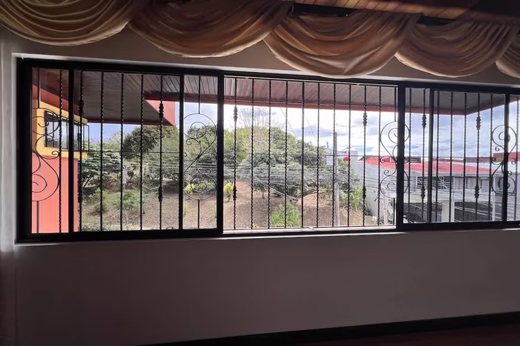Venta casa independiente en Los Colegios, Moravia