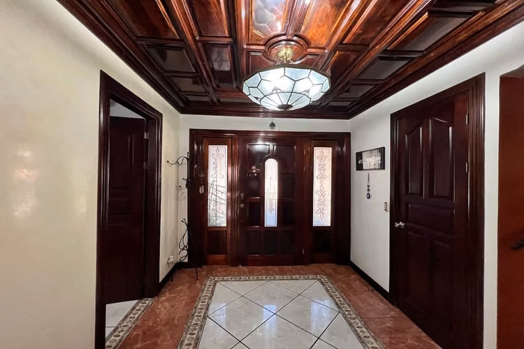 Venta casa independiente en Los Colegios, Moravia