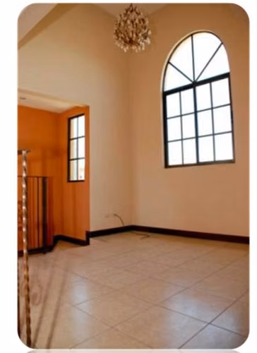Se vende Escazú Guachipelín, casa independiente precio oferta