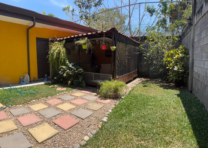 Se vende Escazú Guachipelín, casa independiente precio oferta