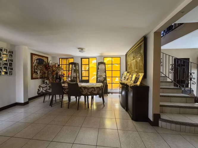 Se vende Escazú Guachipelín, casa independiente precio oferta