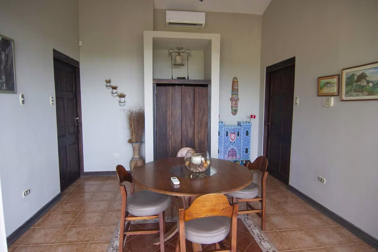 Venta de Quinta en Guácimo de Atenas, Costa Rica