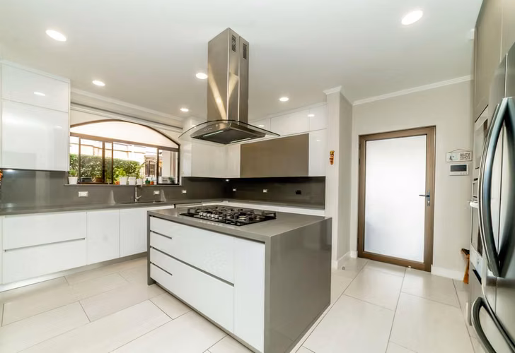 Se vende Propiedad de lujo en Río Oro, Santa Ana (MA). - Imagen 5