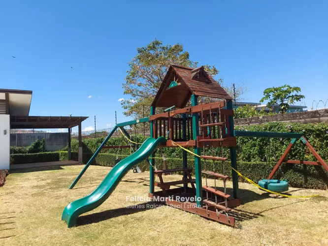 VENTA Lote en exclusivo Condominio muy cerca de la 27. SANTA ANA - Imagen 7