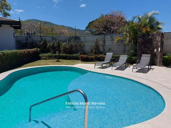 VENTA Lote en exclusivo Condominio muy cerca de la 27. SANTA ANA - Imagen 4