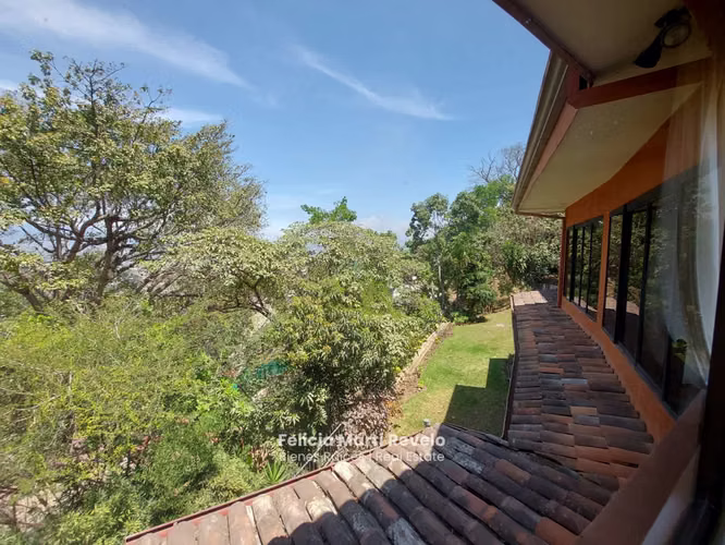 VENTA de Casa Independiente con VISTA ESPECTACULAR + un Apartamento en Escazú