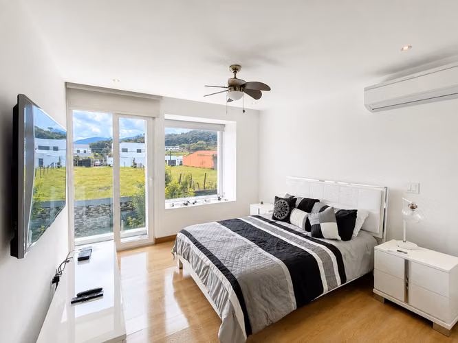 Casa moderrna en venta,  Escazú, Guachipelín Norte. - Imagen 16