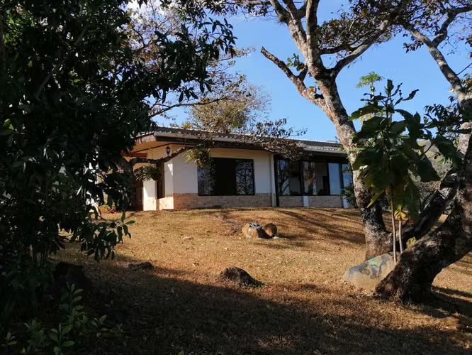 Casa en venta en Atenas, con rancho BBQ, pozo agua, amplias zonas verdes y arboles frutales - Imagen 16
