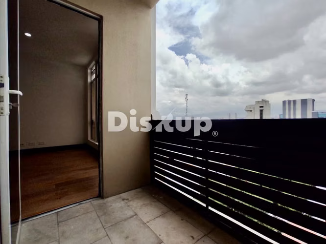 Venta de apartamento de 1 habitación en condominio. Sabana Sur.