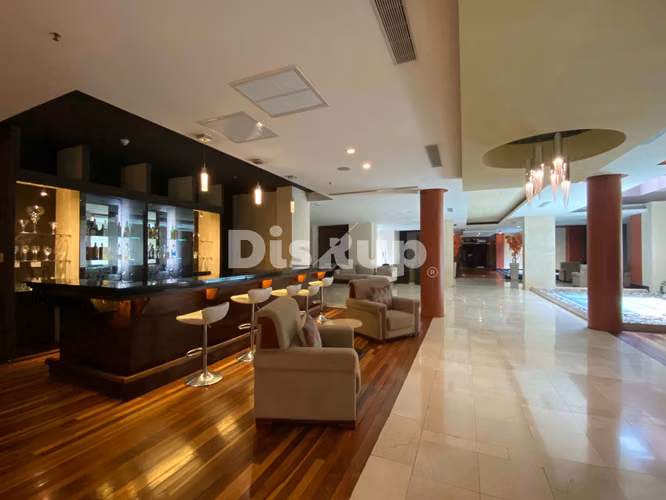 Venta de apartamento de 1 habitación en condominio. Sabana Sur.