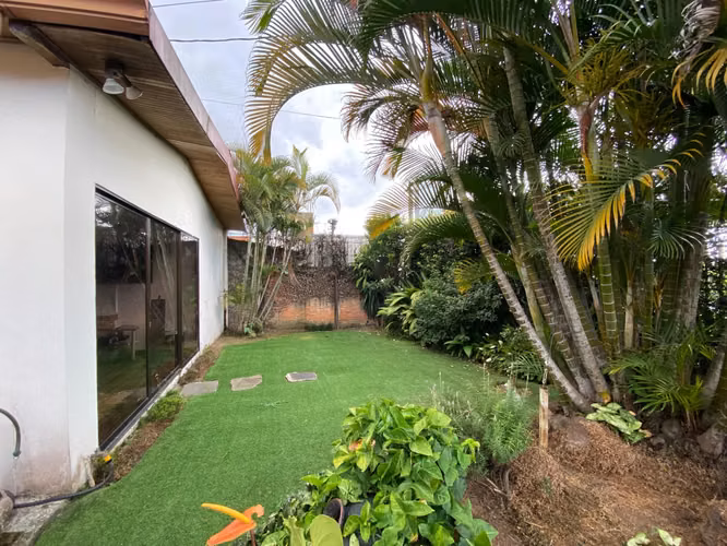 Venta de Propiedad en Sabanilla, Montes de Oca. 5711